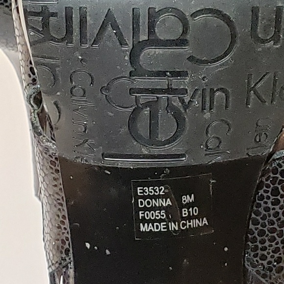 Sexy Ladies sz 8M Calvin Klein Black Heels - Picture 8 of 8